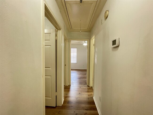 Building Photo - 17115 Cradle Cove Ct