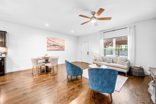 Building Photo - Large 3 Bedroom 3 1/2 Bath Condo For Rent ...