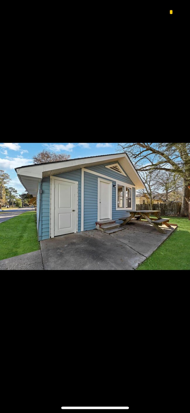 Primary Photo - 1813 Jefferson Dr