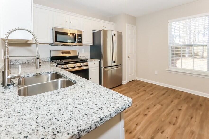 Building Photo - 641 Stadler Pointe