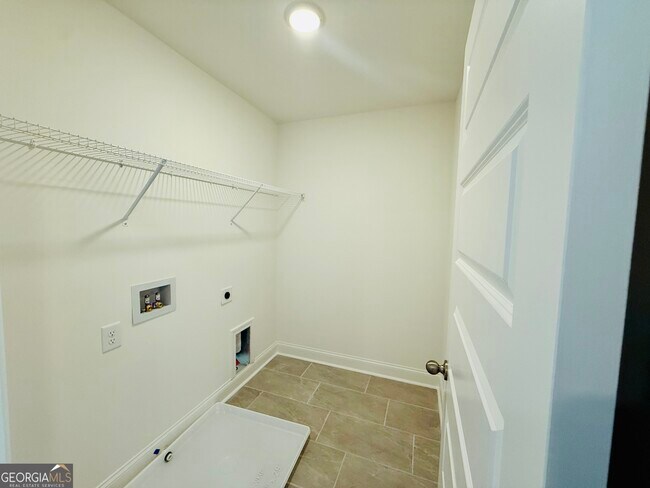 Building Photo - 7267 Millbrae Walk