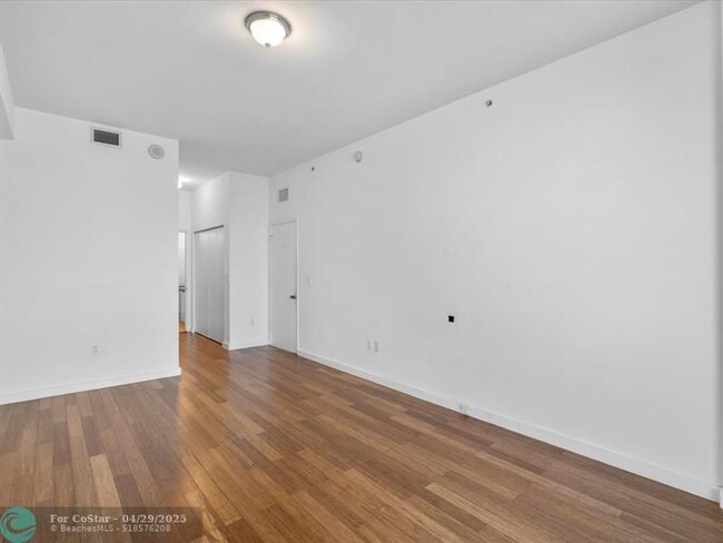 Building Photo - 7901 Hispanola Ave