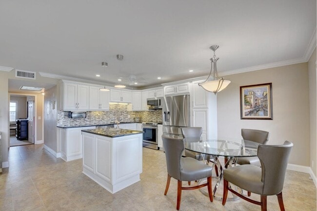 Building Photo - 4028 Newcastle B