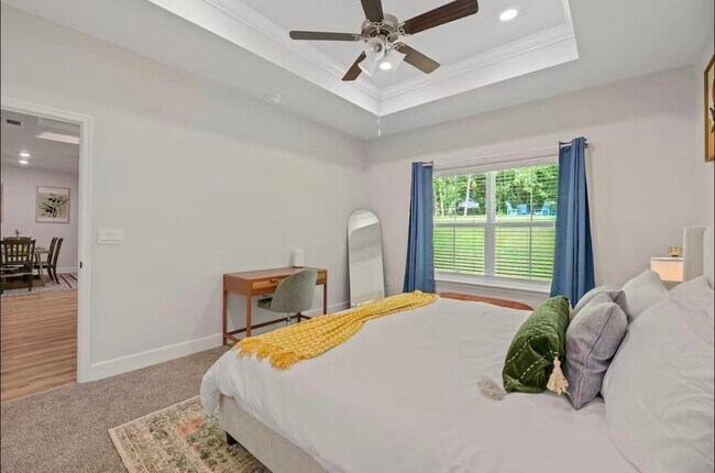 Building Photo - 2047 Hansel Hl Dr