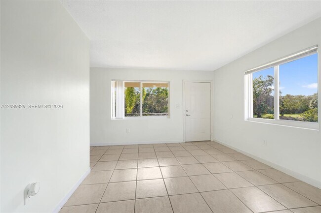 Building Photo - 480 NW 24th Ave