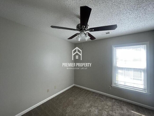 Building Photo - 1585 Wood Farms Dr