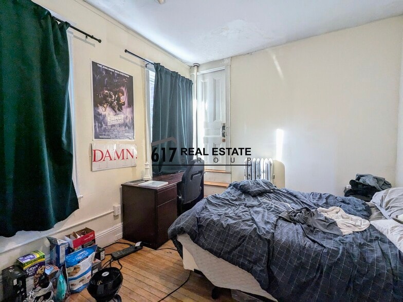 Building Photo - 54 Egmont St