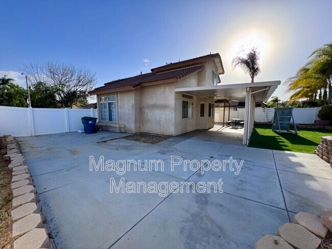 Building Photo - 40475 Crystal Aire Ct