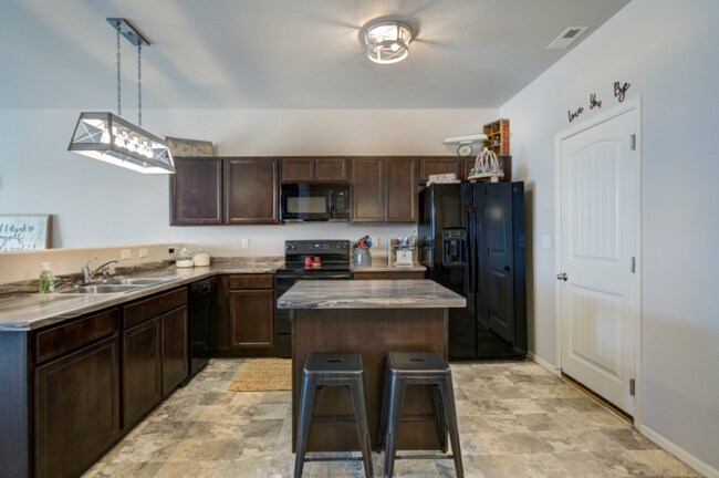 Building Photo - 7423 Sand Lake Heights