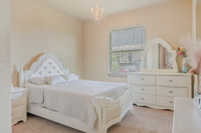Building Photo - 5919 Dewdrop Ln