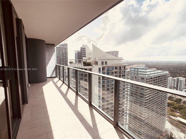 Building Photo - 1000 Brickell Plaza