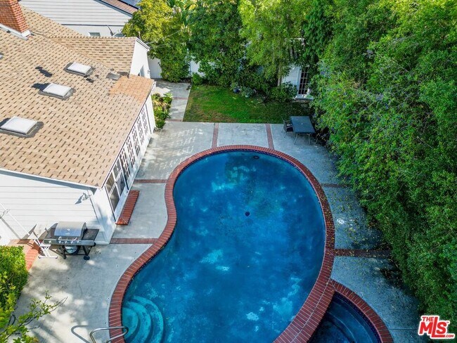 Building Photo - 12508 Sarah St