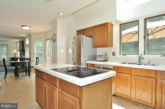 Building Photo - 7509 Mullingar Ct