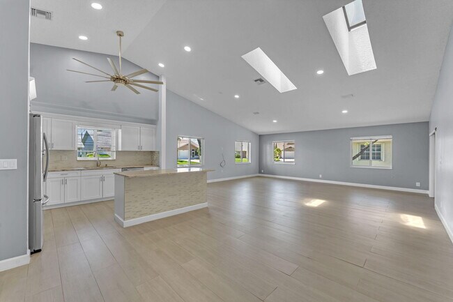 Building Photo - 5291 Tiffany Anne Cir