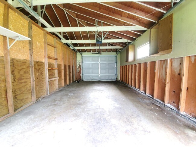 Building Photo - 3244 Marion Rd SE