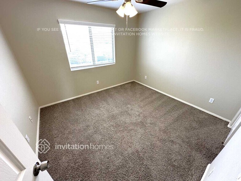 Building Photo - 7211 S 8th Terrace