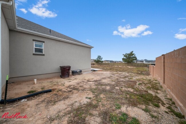 Building Photo - Beautiful and Modern 5 Bedroom Home in Cedar City!