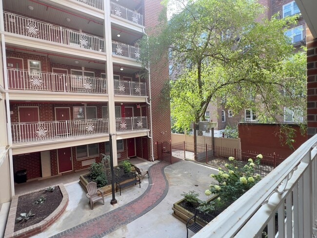 Building Photo - 85-15-85120 120th St