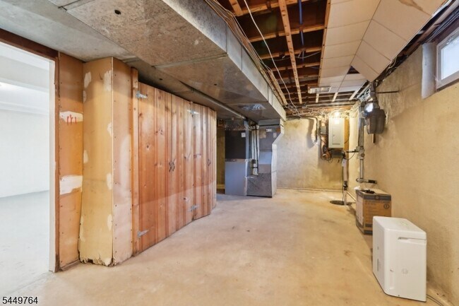 Building Photo - 287 Country Club Dr