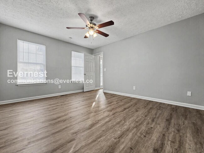 Building Photo - 117 Thornwood Dr