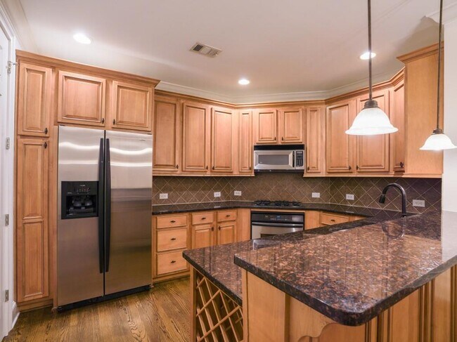 Building Photo - 4955 Ivy Ridge Dr SE