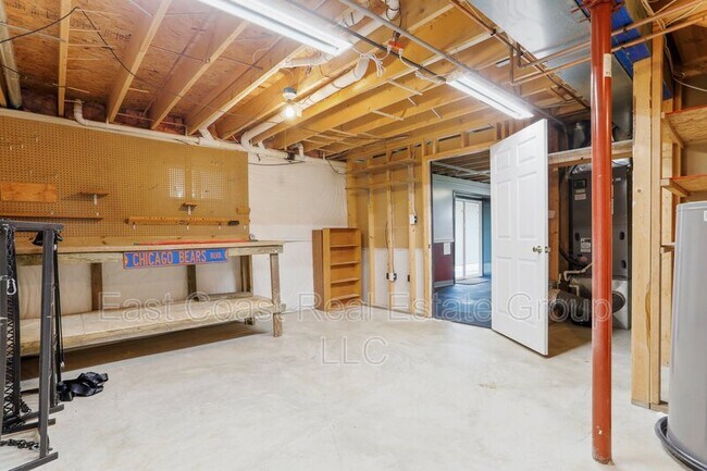 Building Photo - 77 Grassy Meadow Rd