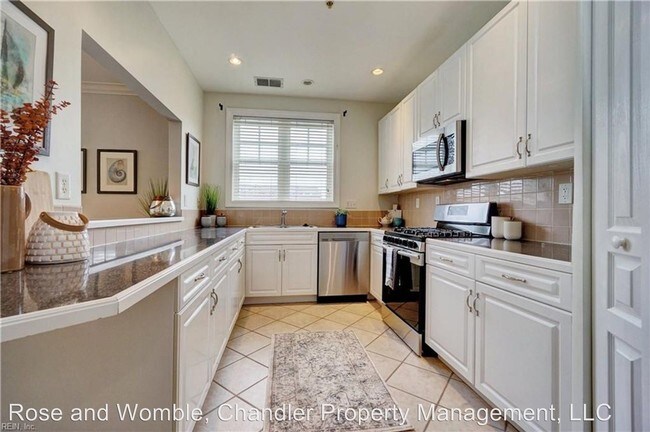 Building Photo - 2 br, 2.5 bath House - 301 Brooke Ave #103