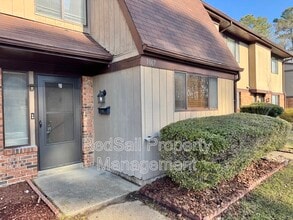 Building Photo - 1067 Willow Green Dr