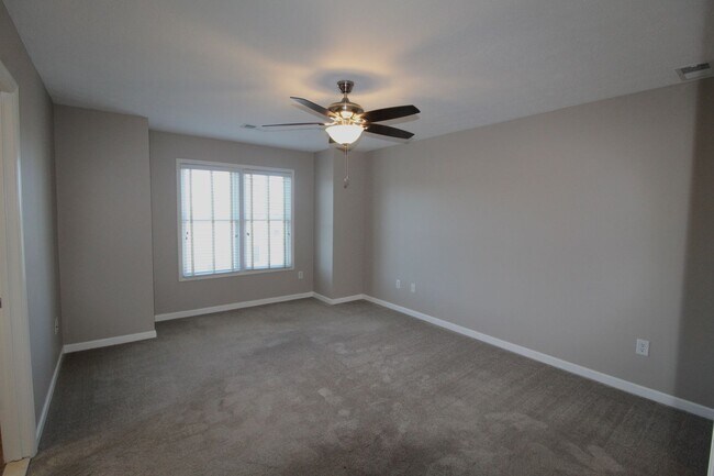 Building Photo - Upscale townhome  with attached garage for rent in the Townes at Bluestone!