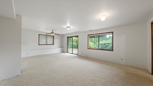 Building Photo - Spacious 4-Level Home with Panoramic Views for Lease – Hills West, South Richland – $2,800/mo