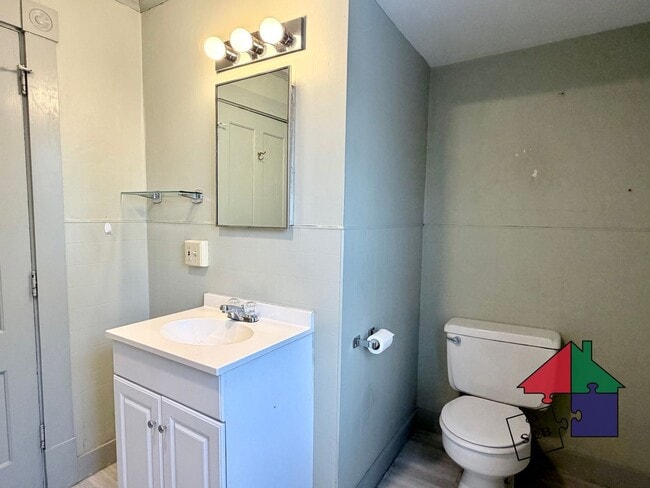 Building Photo - 3 Elmore St