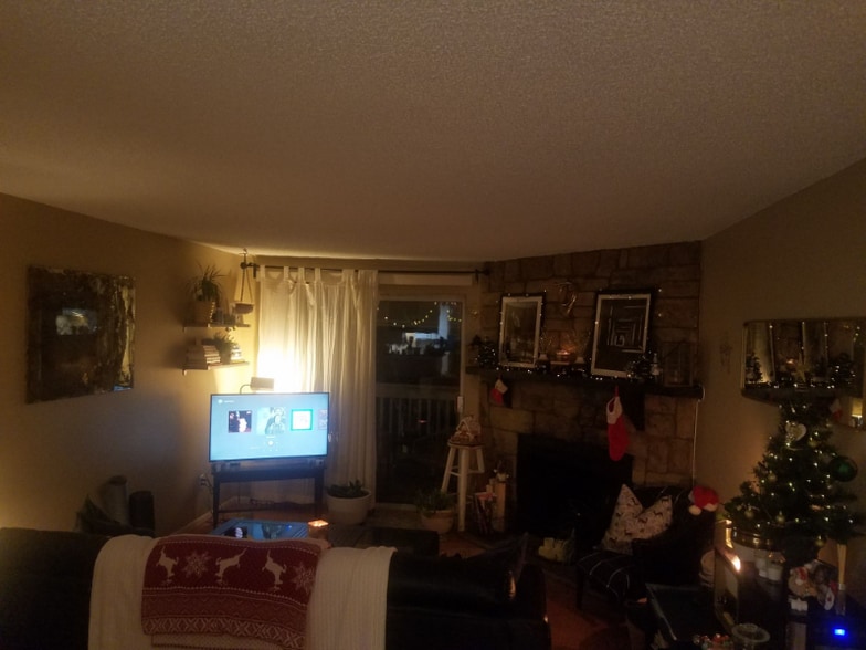 Building Photo - 14102 E Colorado Dr