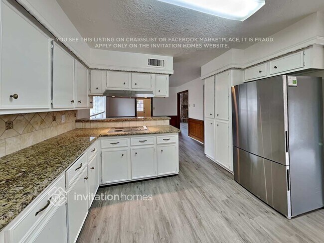 Building Photo - 3410 Hideaway Ln