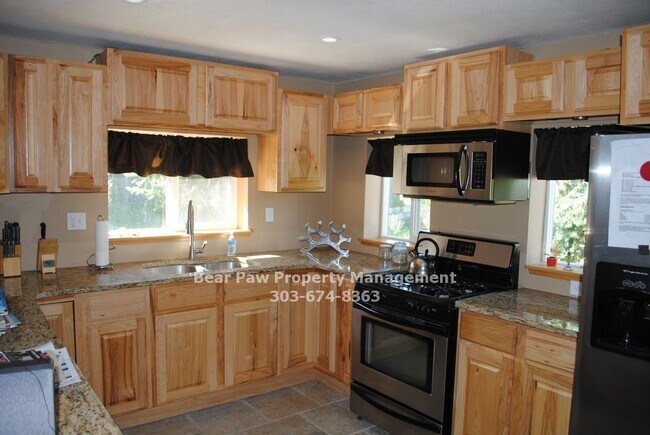 Building Photo - Nice Property in Indian Hills!!