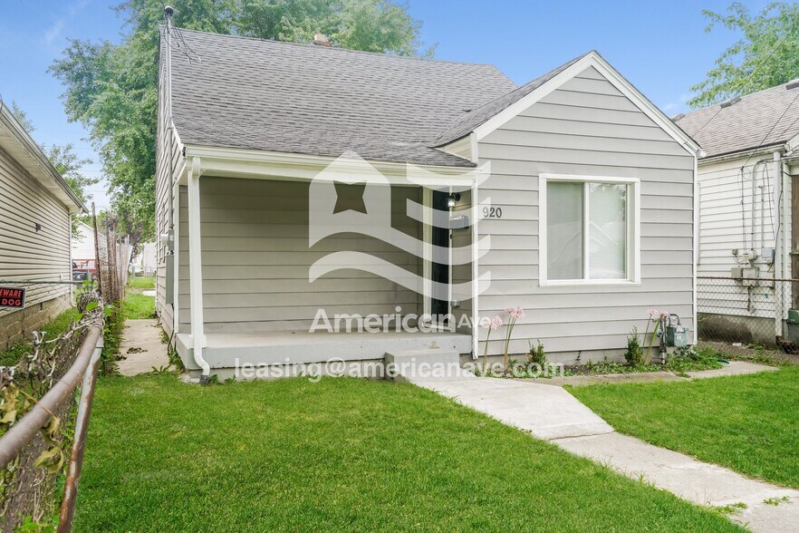 Building Photo - 920 Brentwood Ave