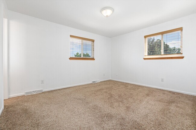 Building Photo - 13123 Spica Dr