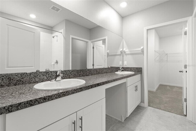 Building Photo - 10217 Summer Kiss Ave