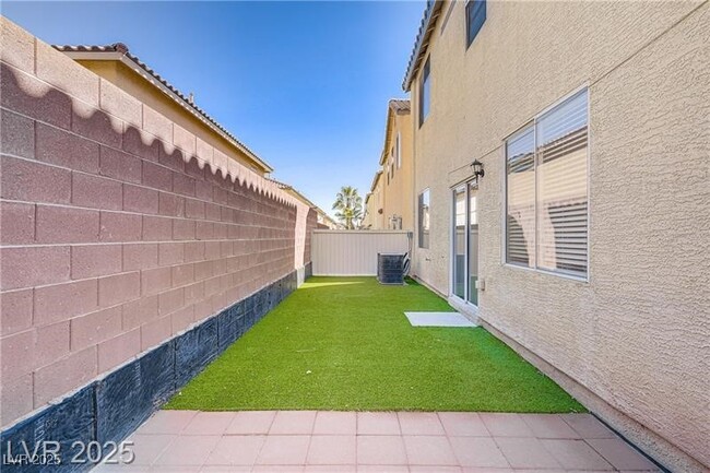 Building Photo - 5948 Sakhalin Ave