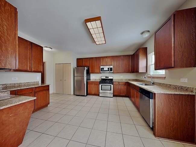 Building Photo - 322 Clarewood Cir