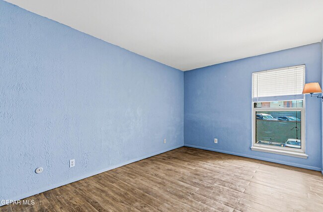 Building Photo - 4433 N Stanton St
