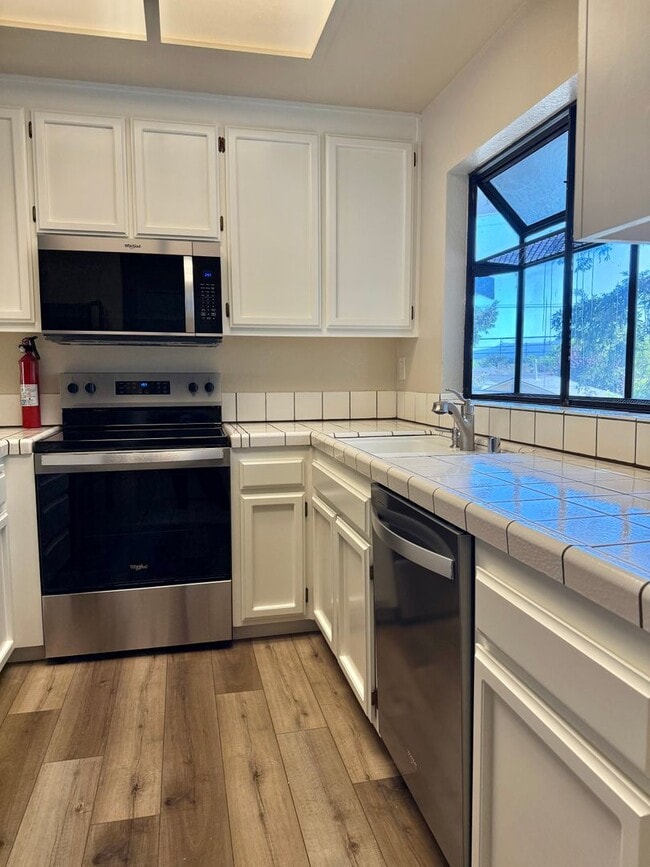 Building Photo - 2BD/2BA Condo in Gated Community | Private Balcony | Updated Interior - Santa Clara