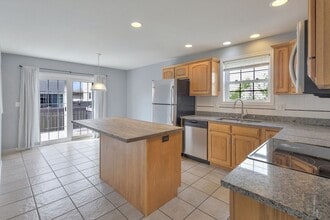 Building Photo - Turnberry Ridge – 3 Bedroom, 2.5 Bath Zero-Lot Home with 2-Car Garage