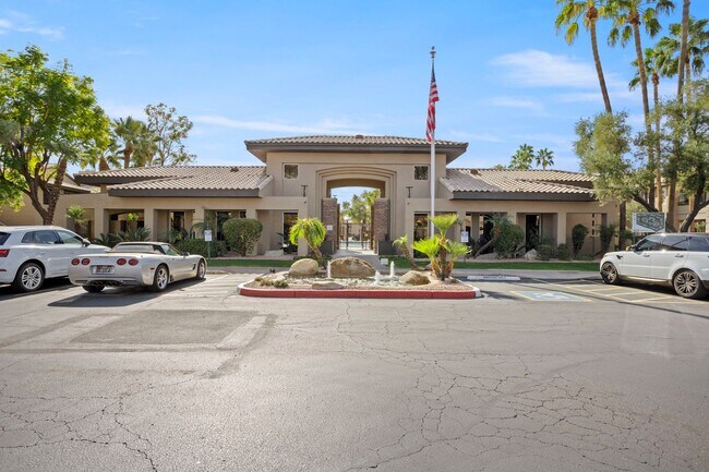 Building Photo - Remodeled one bed one bath Kierland Condo