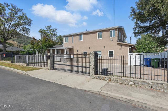 Building Photo - 10305 Floralita Ave