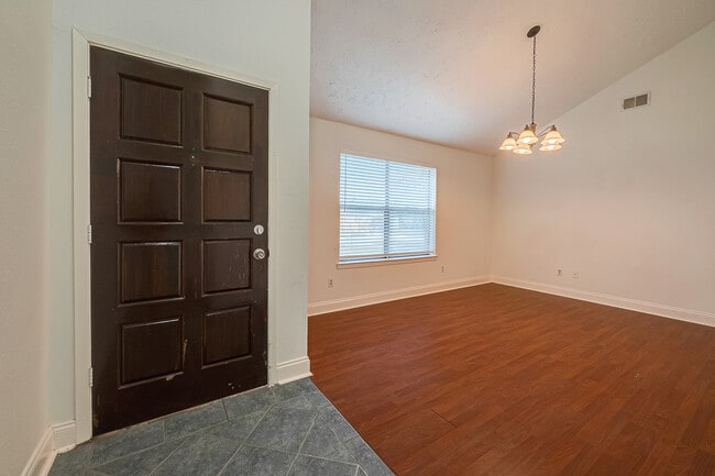 Building Photo - 3906 Quiet Pl Dr