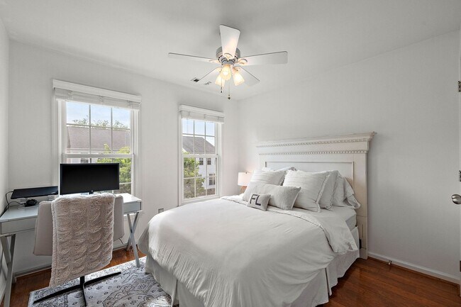 Building Photo - Beautiful Townhome in Ballymeade