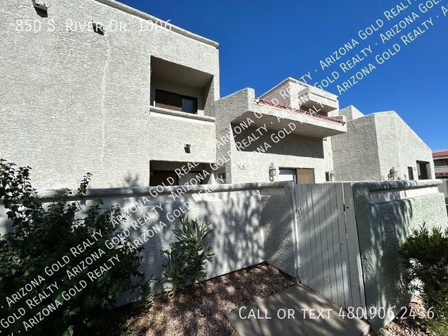 Primary Photo - 850 S River Dr