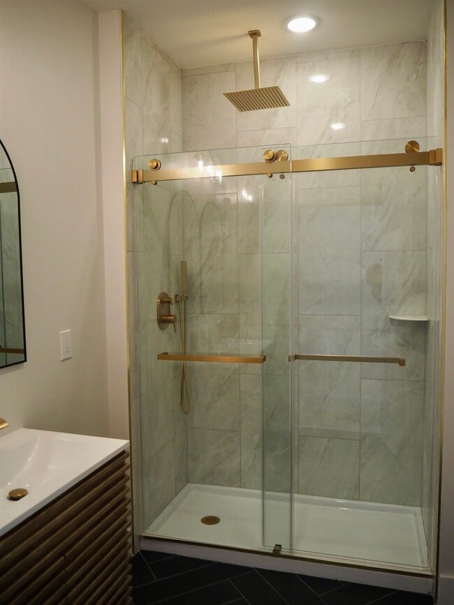 Building Photo - 1205 Hillside Pl