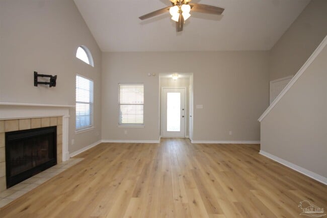 Building Photo - 2028 Cambridge Cir
