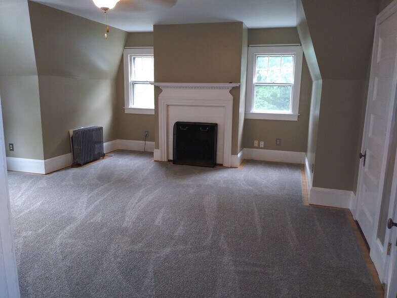 Living Room - 18 Auburn St